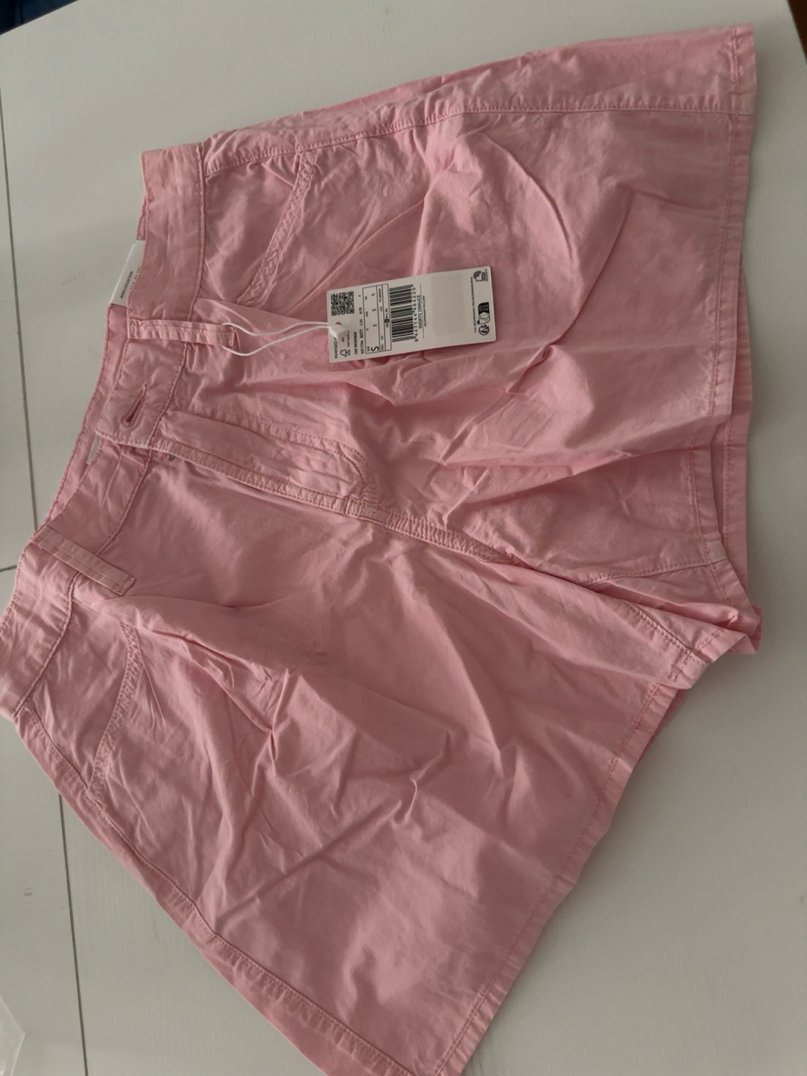Short MANGO Alice Rosa,Talla S - $39.99.